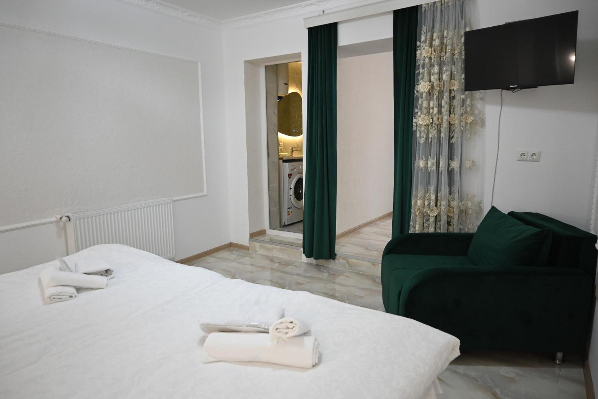 Jerusalem Merkaz Hotel Kutaisi Dış mekan fotoğraf