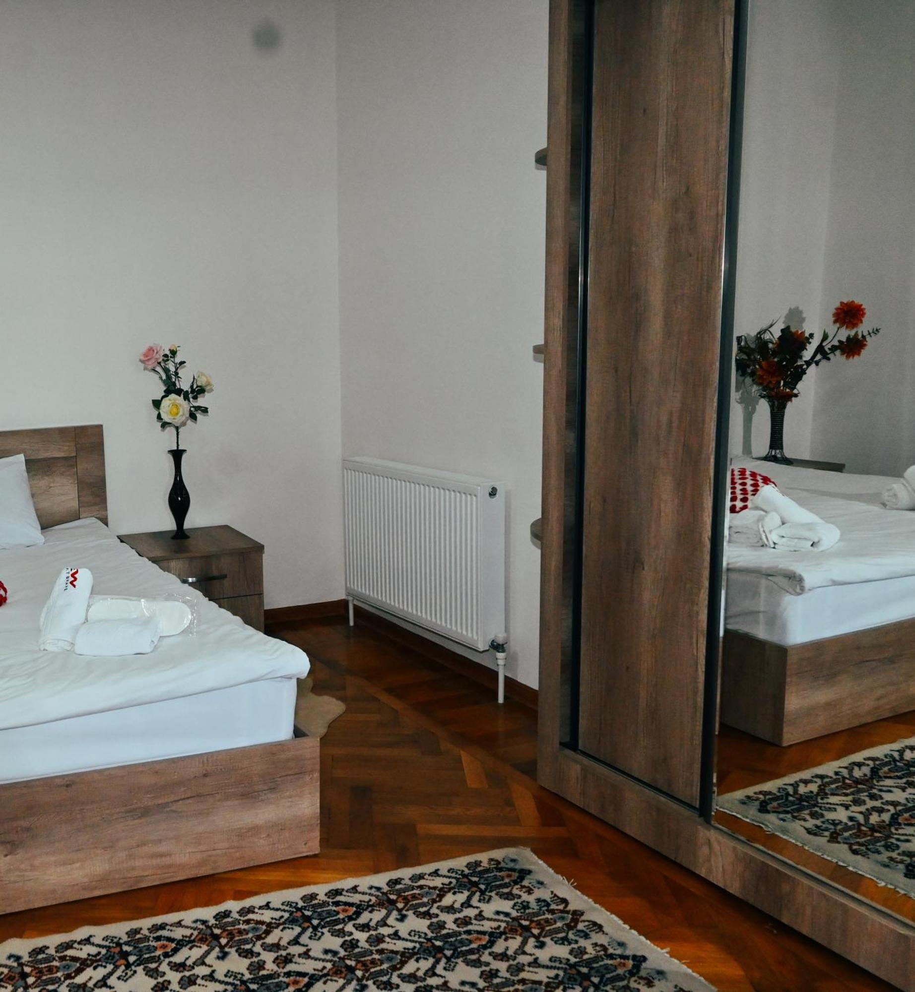 Jerusalem Merkaz Hotel Kutaisi Dış mekan fotoğraf