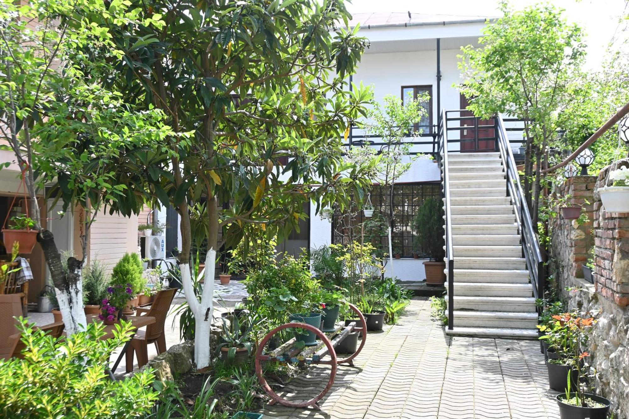 Jerusalem Merkaz Hotel Kutaisi Dış mekan fotoğraf